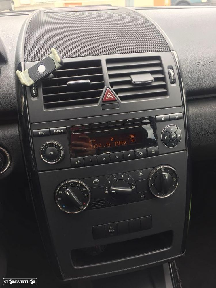 Mercedes-Benz A 150 Classic Automatic - 8