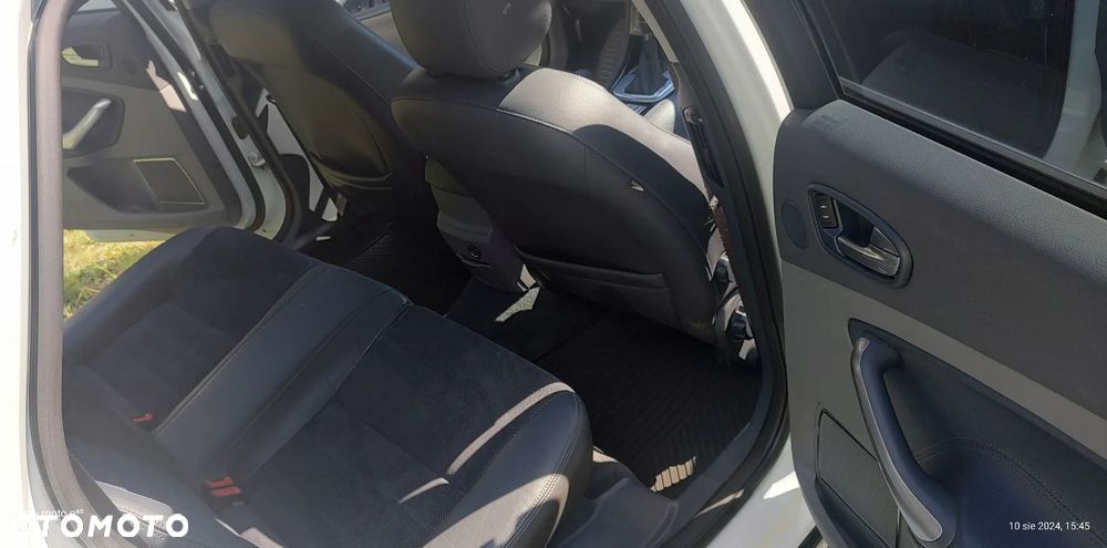 Ford Mondeo 2.0 TDCi Titanium - 12