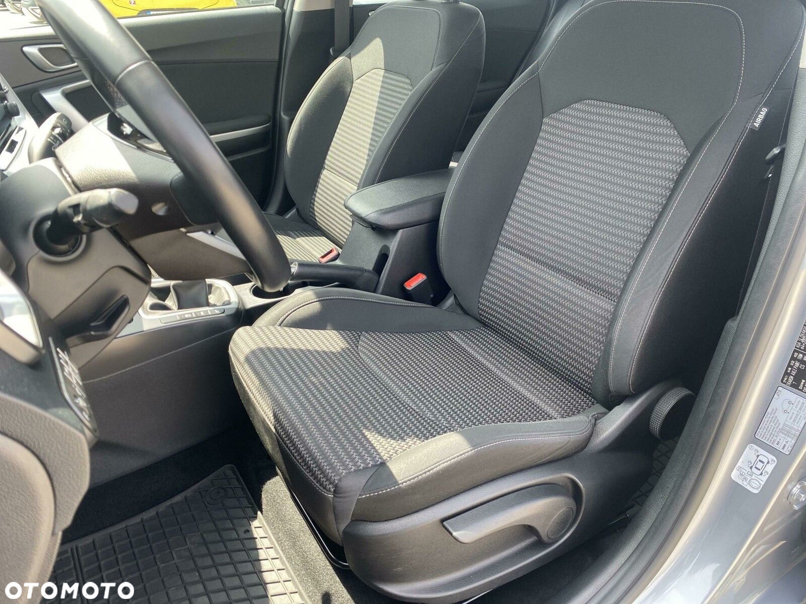 Kia Ceed - 9