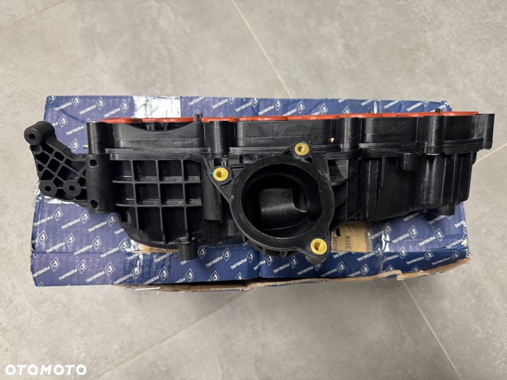 Kolektor ssący - rura dolotowa 7.10131.11.0 firmy PIERBURG - 3