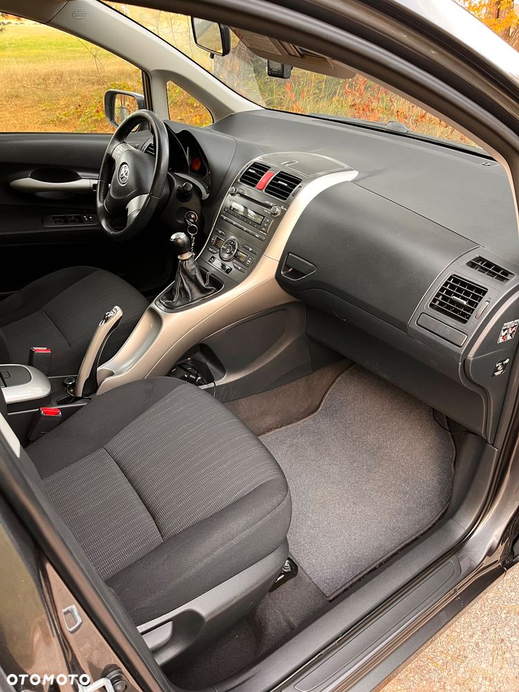 Toyota Auris 1.4 D-4D Luna - 8