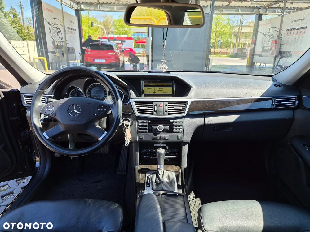 Mercedes-Benz Klasa E 250 CDI 4-Matic BlueEff Avantgarde - 11