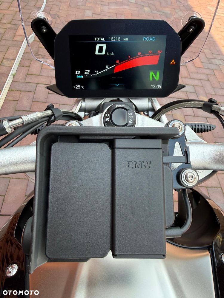BMW R - 16
