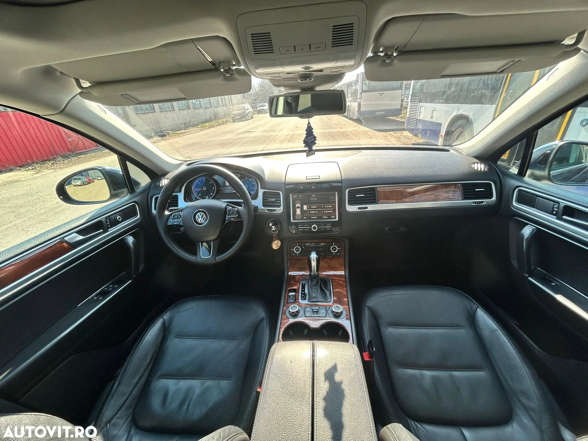 Volkswagen Touareg - 17