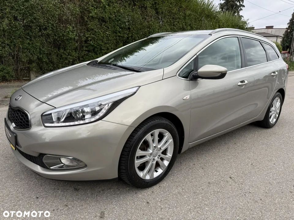 Kia Ceed 1.6 GDI SW Platinum Edition - 3