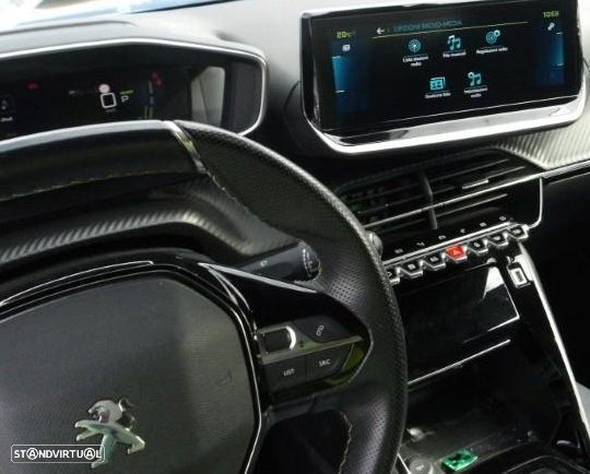 Peugeot e-2008 50 kWh GT - 4