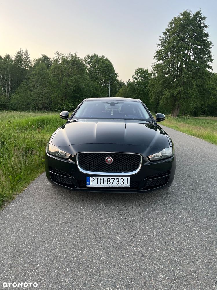 Jaguar XE 2.0 T Portfolio - 2