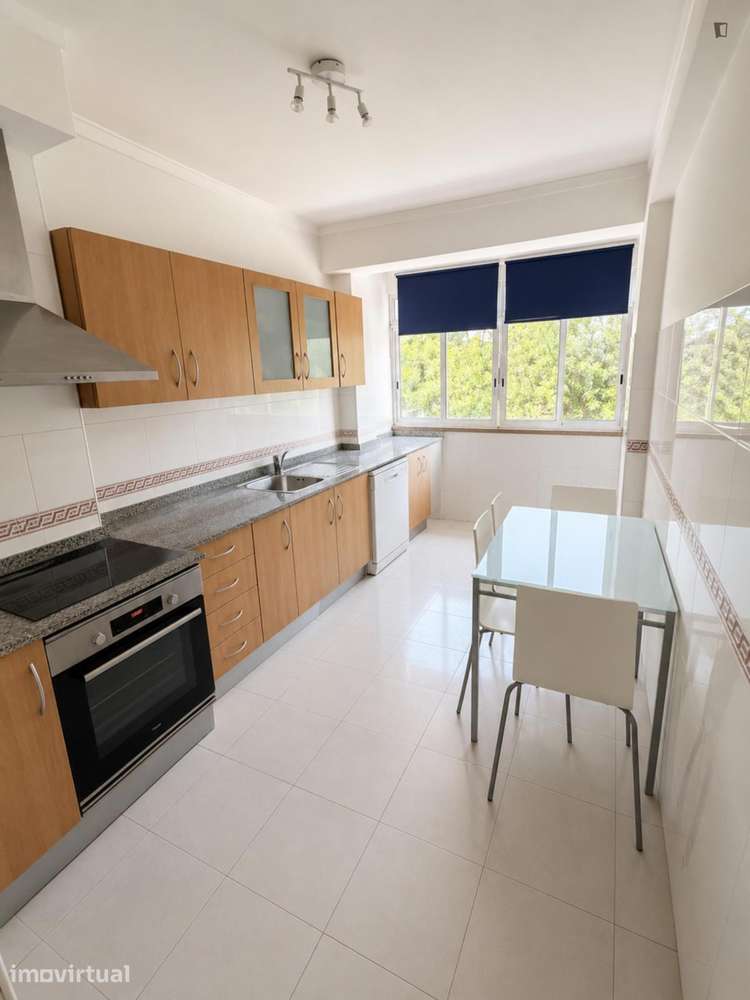 Quarto - localizado em Lisbon - Grande imagem: 5/7