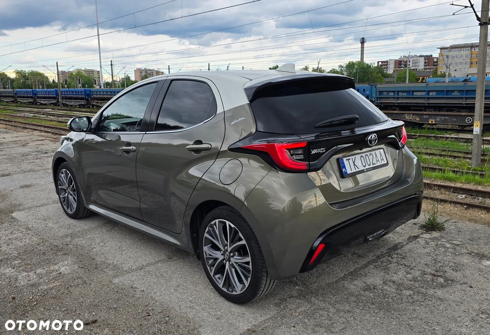 Toyota Yaris 1.5 Selection Elegant - 12