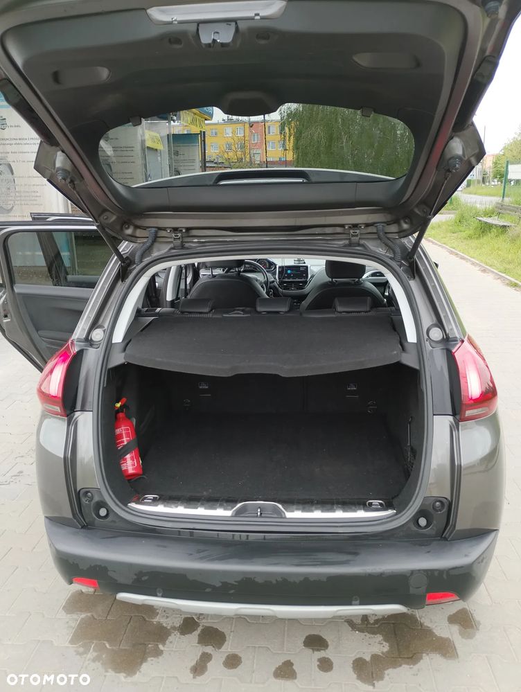 Peugeot 2008 - 8