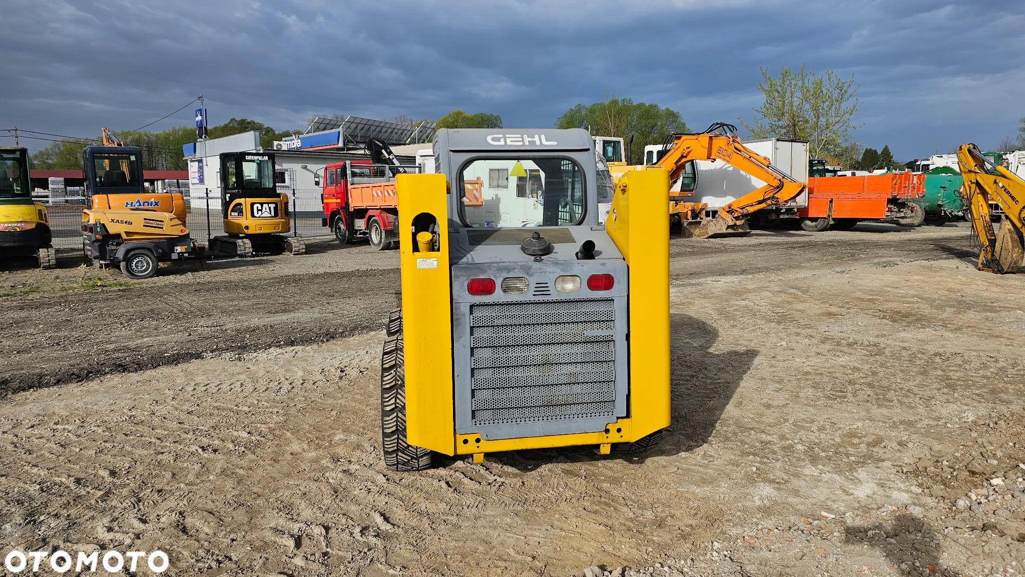 Gehl 4640 MINIŁADOWARKA widły - 8