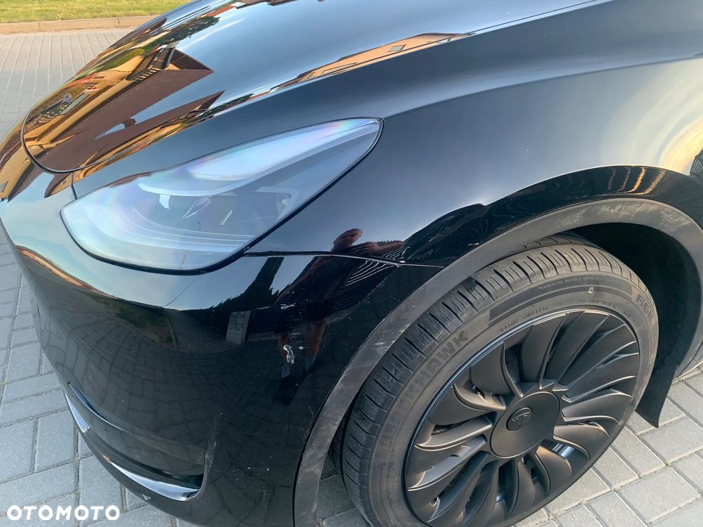 Tesla Model Y Long Range Dual Motor AWD - 14