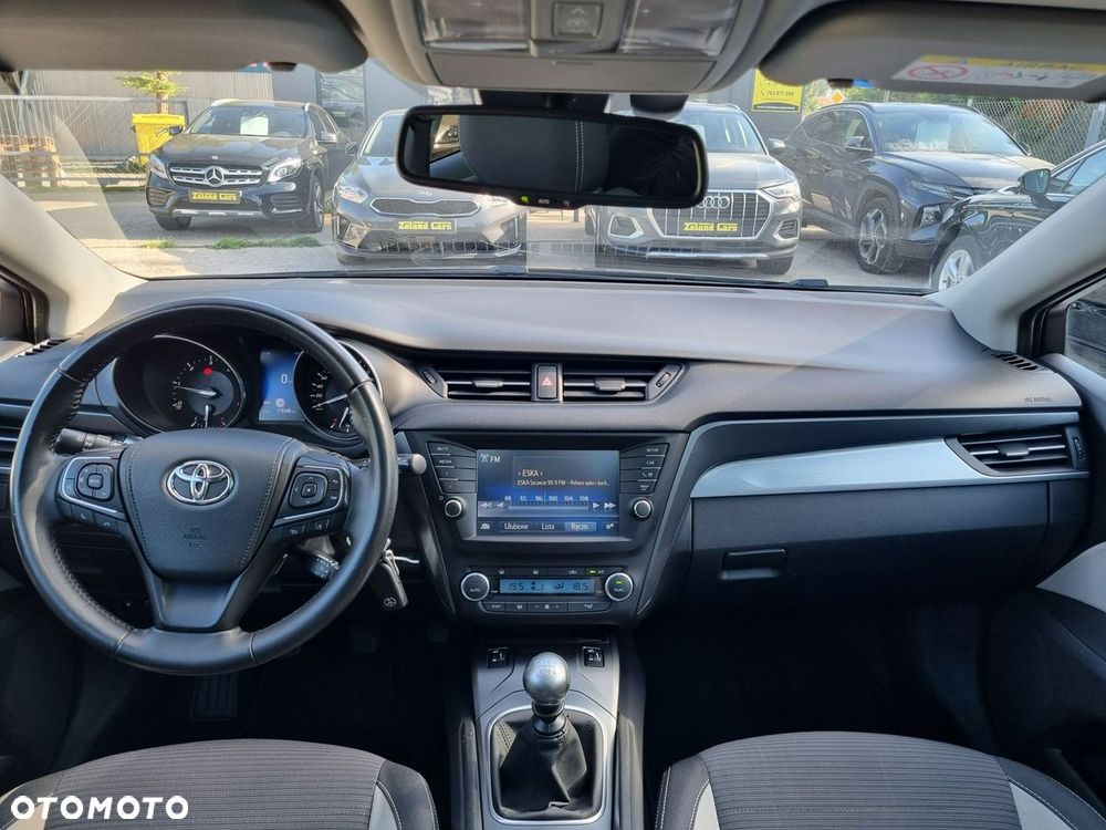 Toyota Avensis 2.0 D-4D Premium - 14