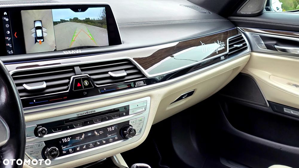 BMW Seria 7 - 26