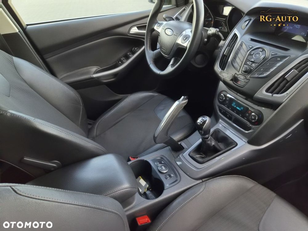 Ford Focus - 30