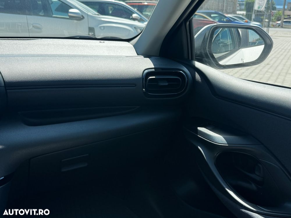 Toyota Yaris - 16