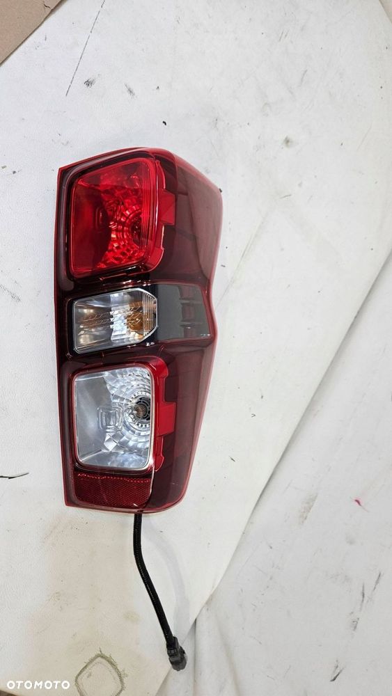 LAMPA TYŁ TYLNA PRAWA ISUZU D-MAX III 220-8R008 2020- - 1