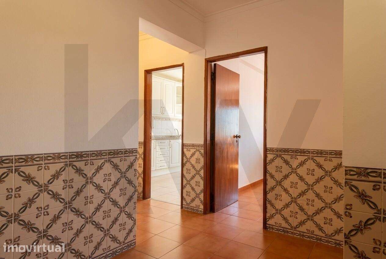 Apartamento T1 com Vista Desafogada e Excelente Luminosidade | Amadora - Grande imagem: 3/26