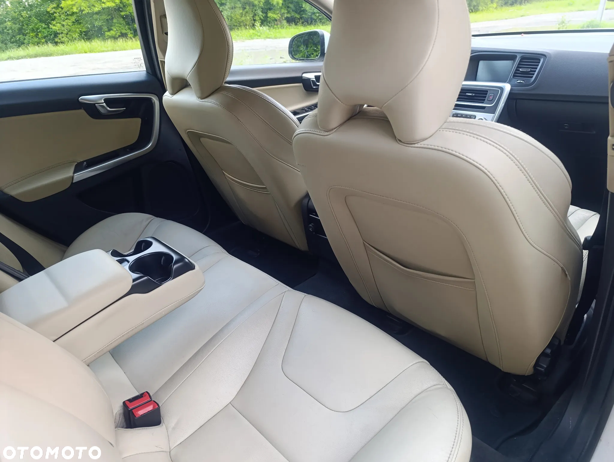 Volvo S60 T5 Drive-E Dynamic Edition (Momentum) - 11