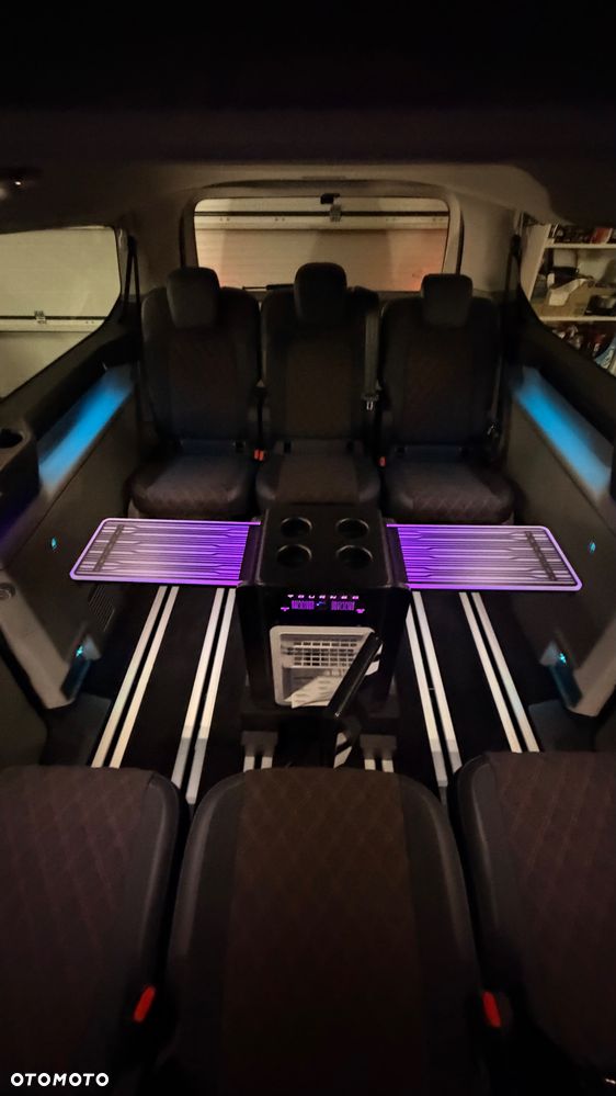 Ford Tourneo Custom - 19