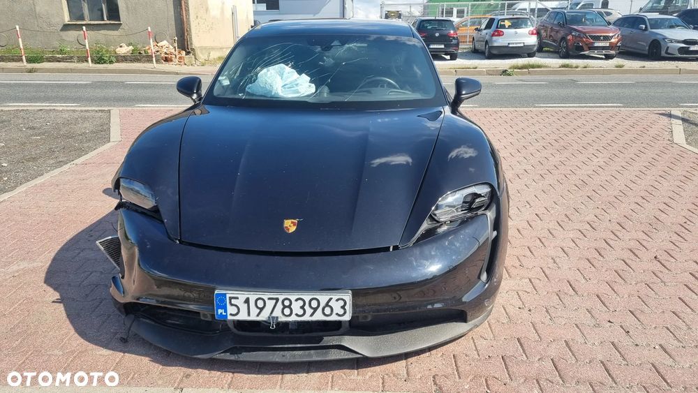 Porsche Taycan Performance Plus - 5