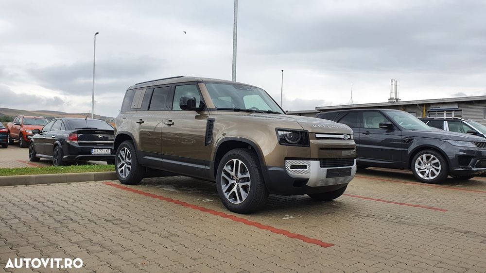 Land Rover Defender 110 2.0L D240 HSE - 4