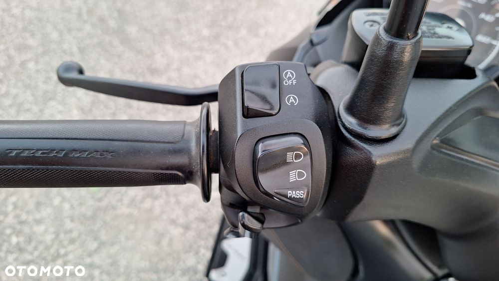 Yamaha X-max - 28