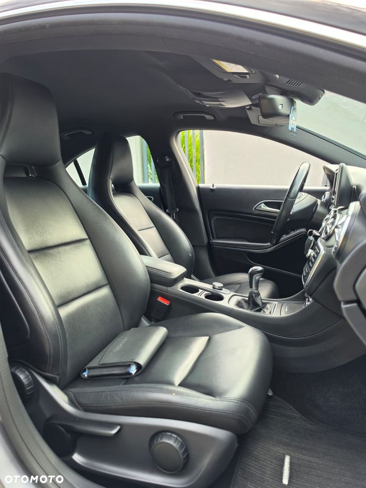 Mercedes-Benz CLA 200 CDI AMG Line - 20