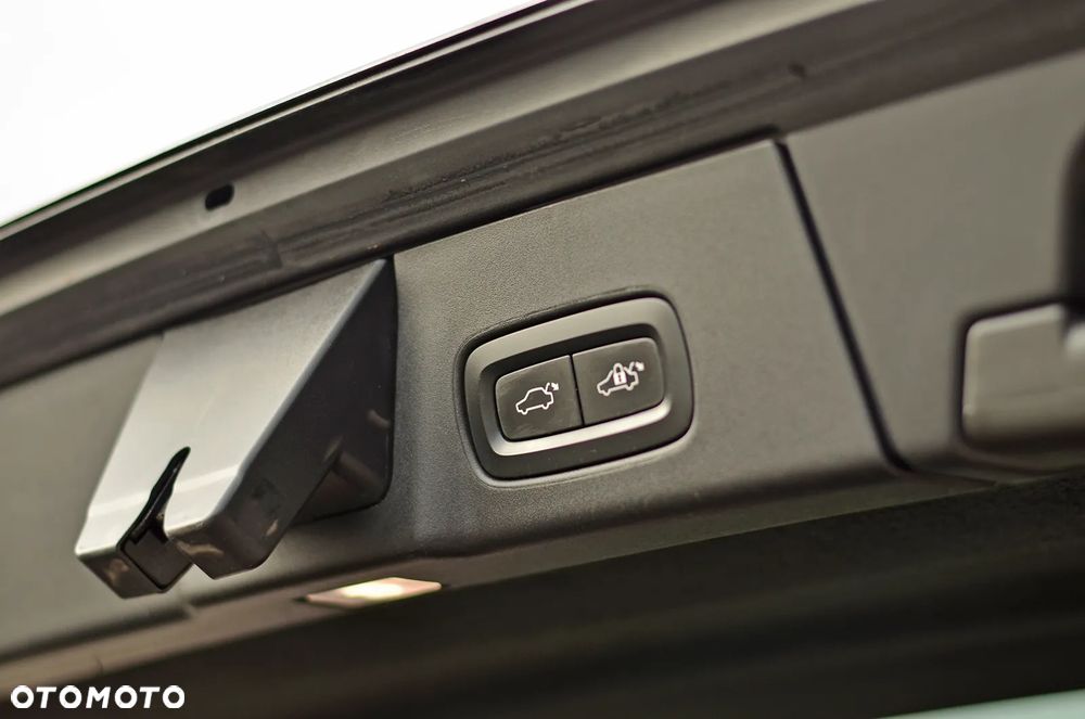 Volvo V90 Cross Country D4 AWD Geartronic Pro - 34