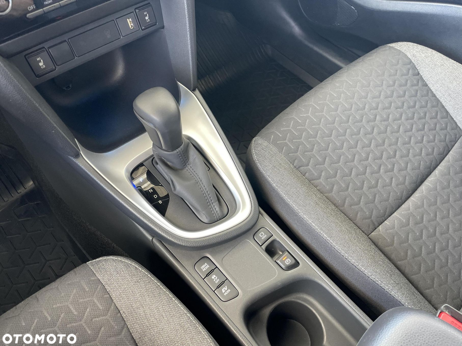 Toyota Yaris Cross - 25