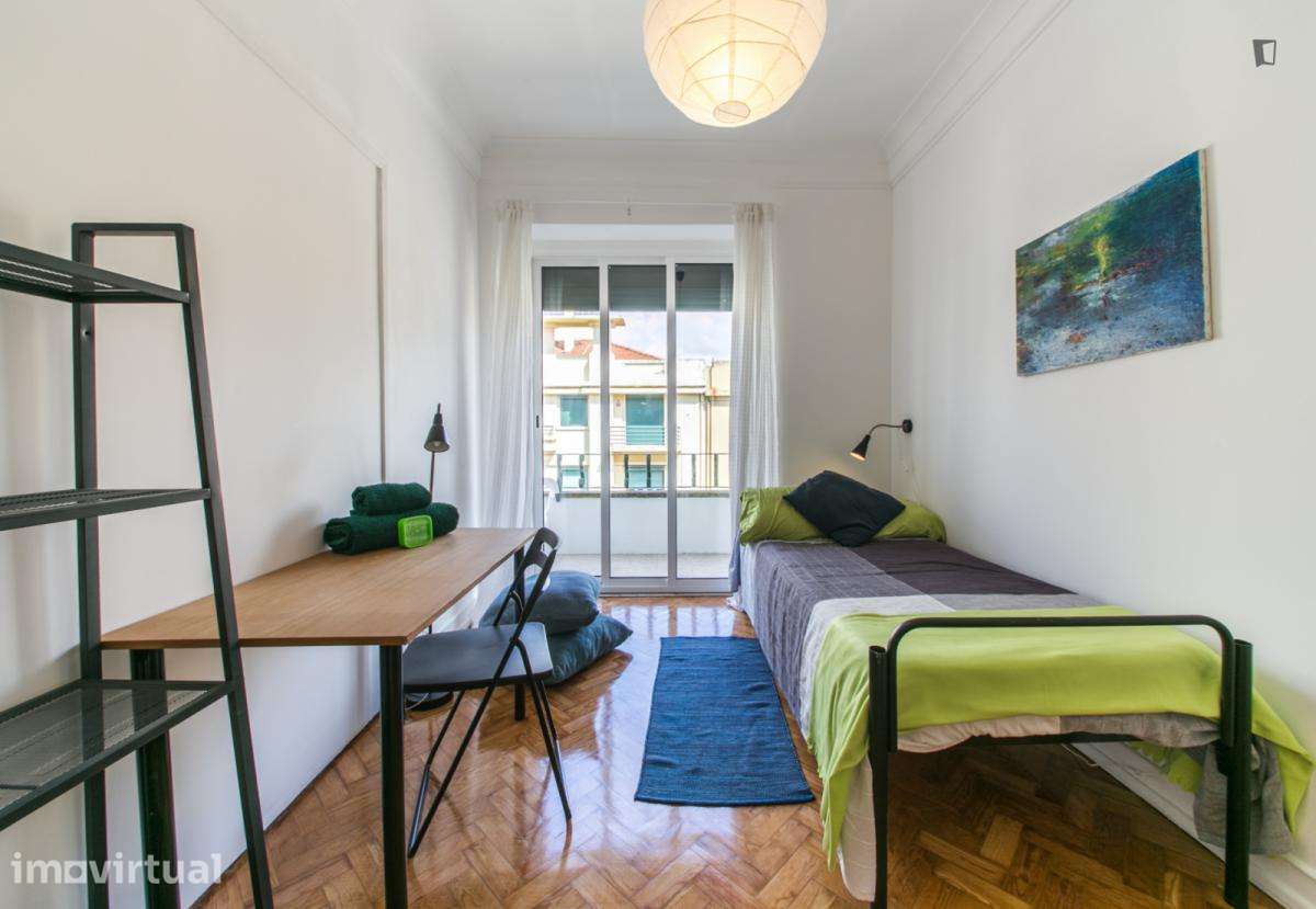 Quarto - localizado em São Sebastião Lisbon - Grande imagem: 3/18