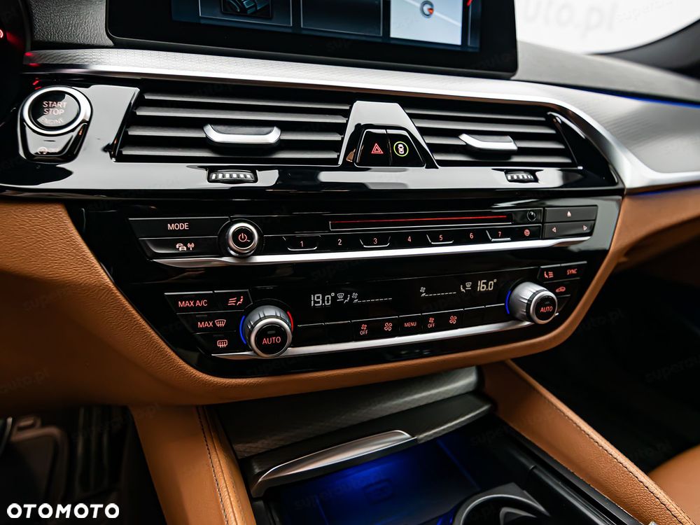 BMW Seria 5 520d xDrive - 22