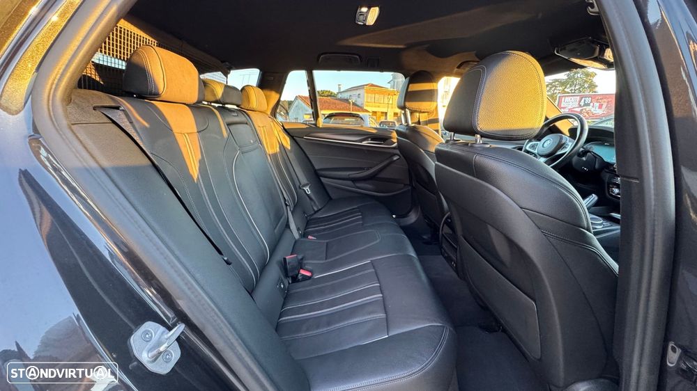 BMW 530 e Pack Desportivo M - 8