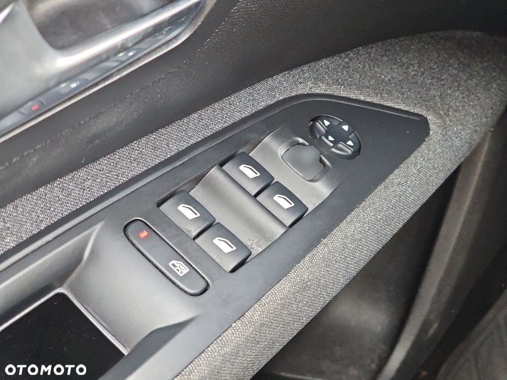 Peugeot 5008 1.5 BlueHDi Active S&S EAT8 - 27