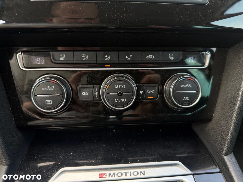 Volkswagen Passat - 20