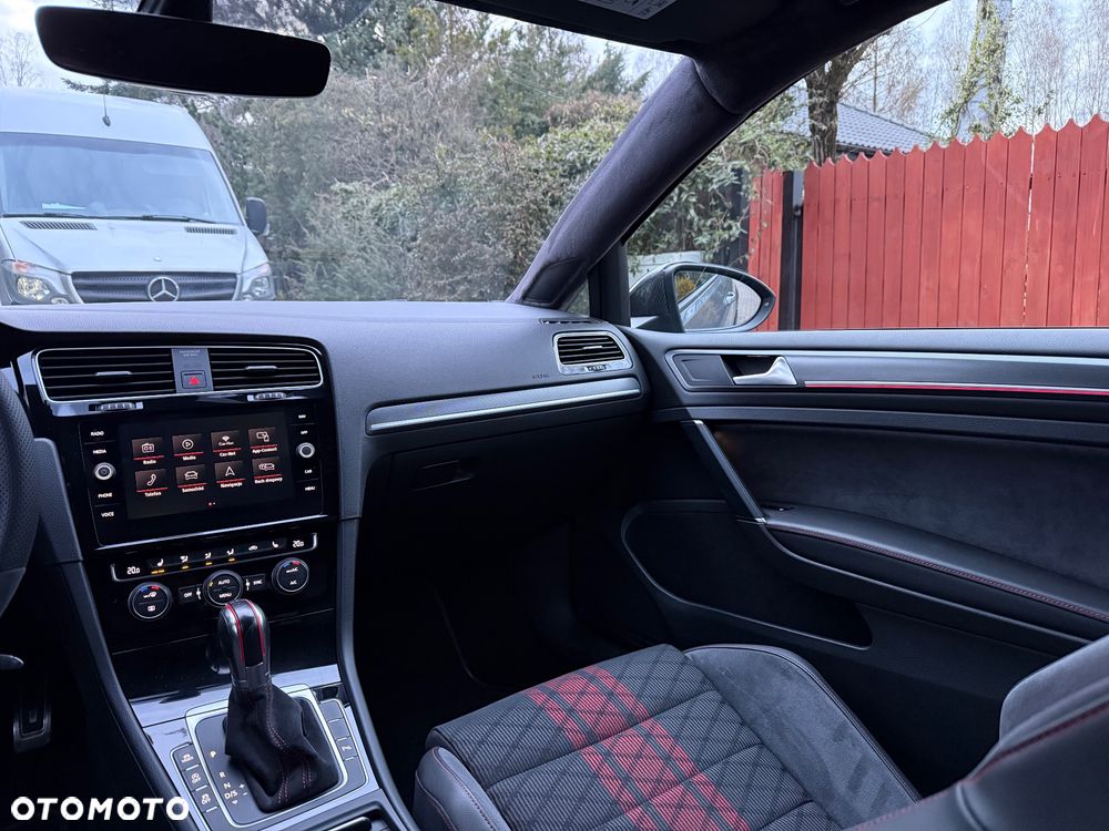 Volkswagen Golf 2.0 TSI GTI TCR DSG - 24