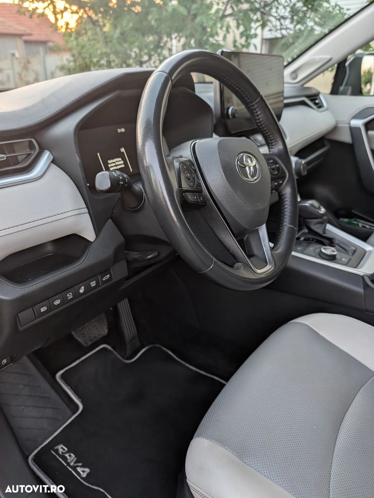 Toyota RAV4 2.0P CVT AWD Luxury - 10