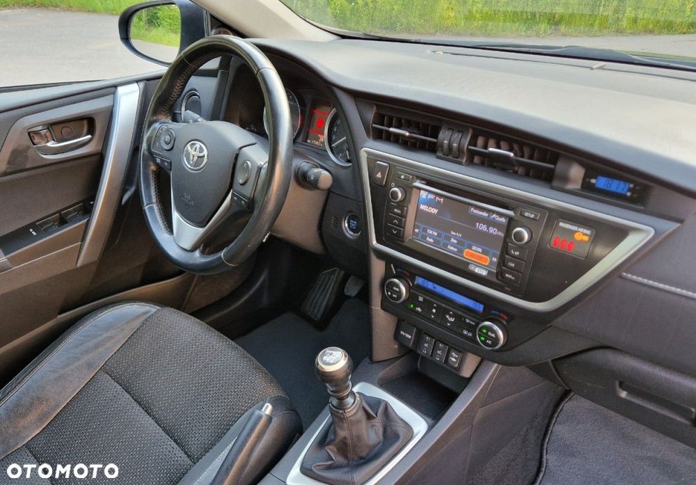 Toyota Auris 1.6 Executive - 34