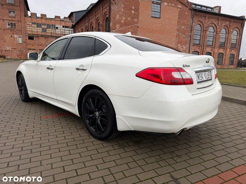 Infiniti M - 7
