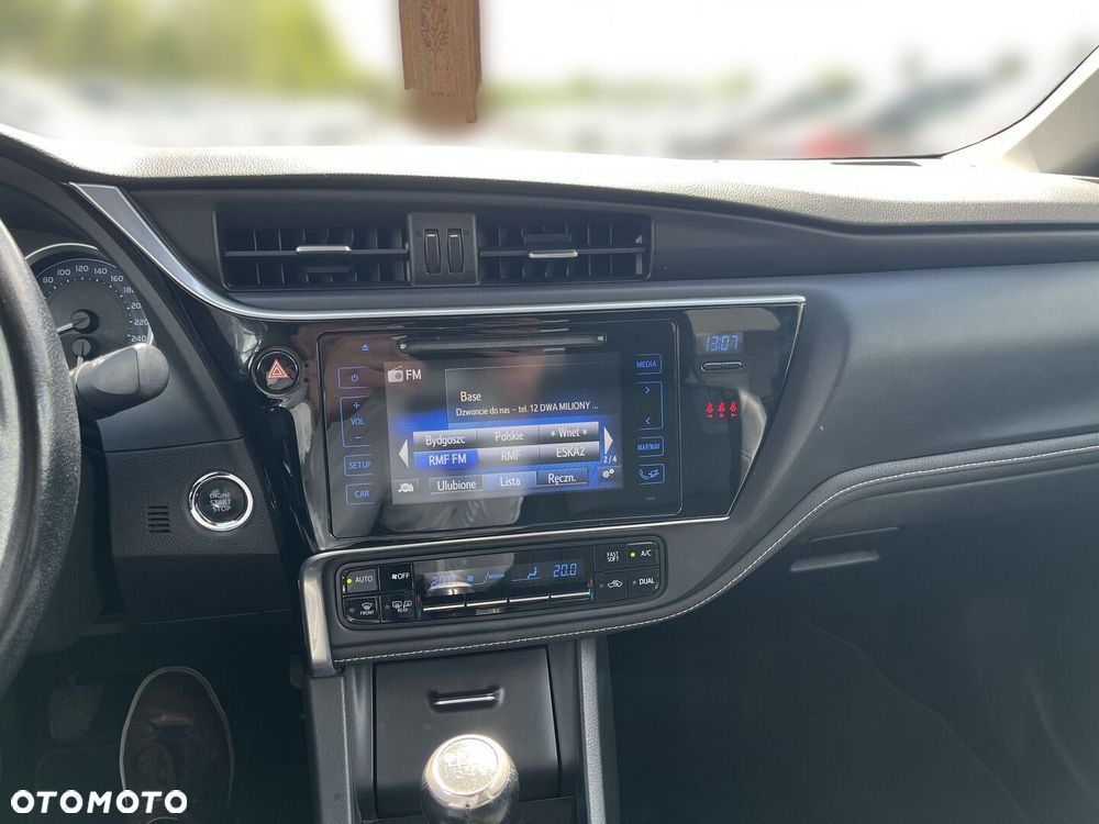 Toyota Corolla 1.6 Prestige EU6 - 11