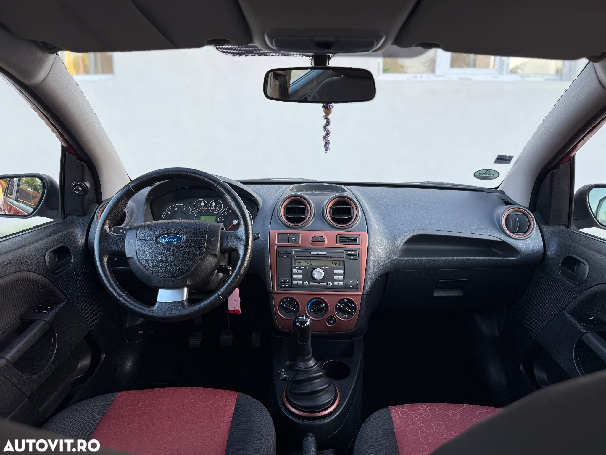 Ford Fiesta 1.4 Ambiente - 8