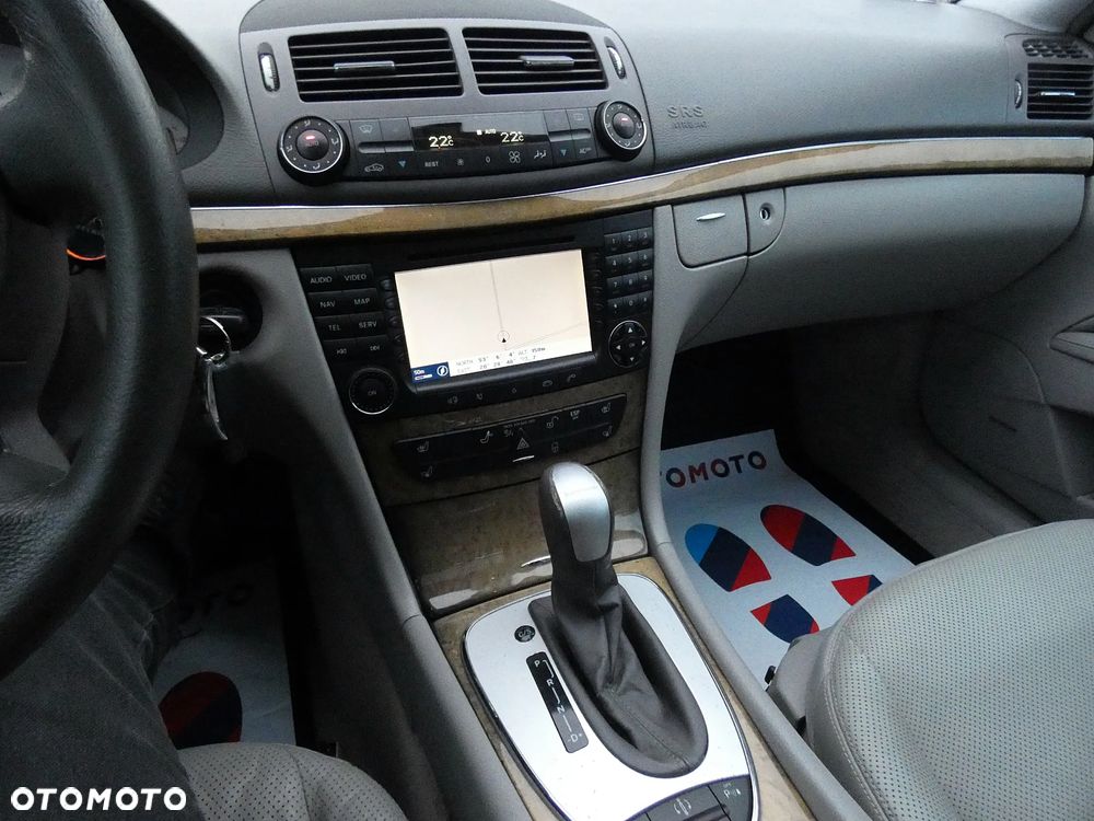 Mercedes-Benz Klasa E 320 T Avantgarde - 19