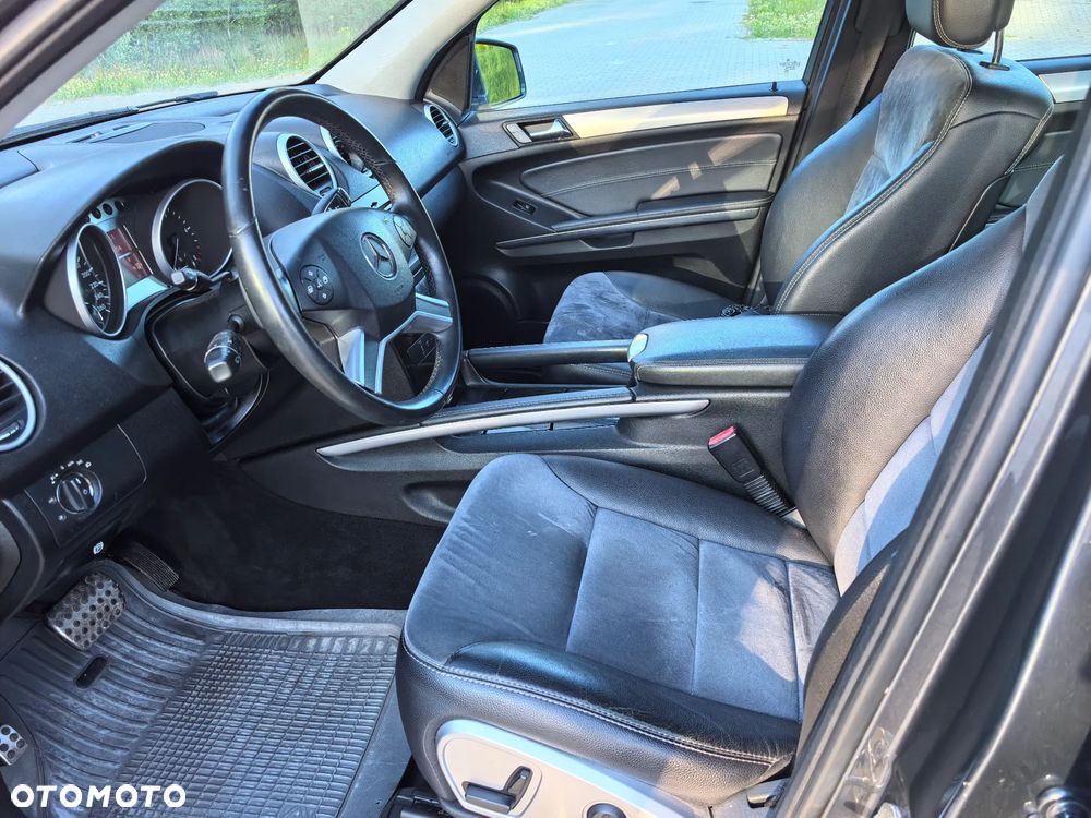 Mercedes-Benz ML - 14