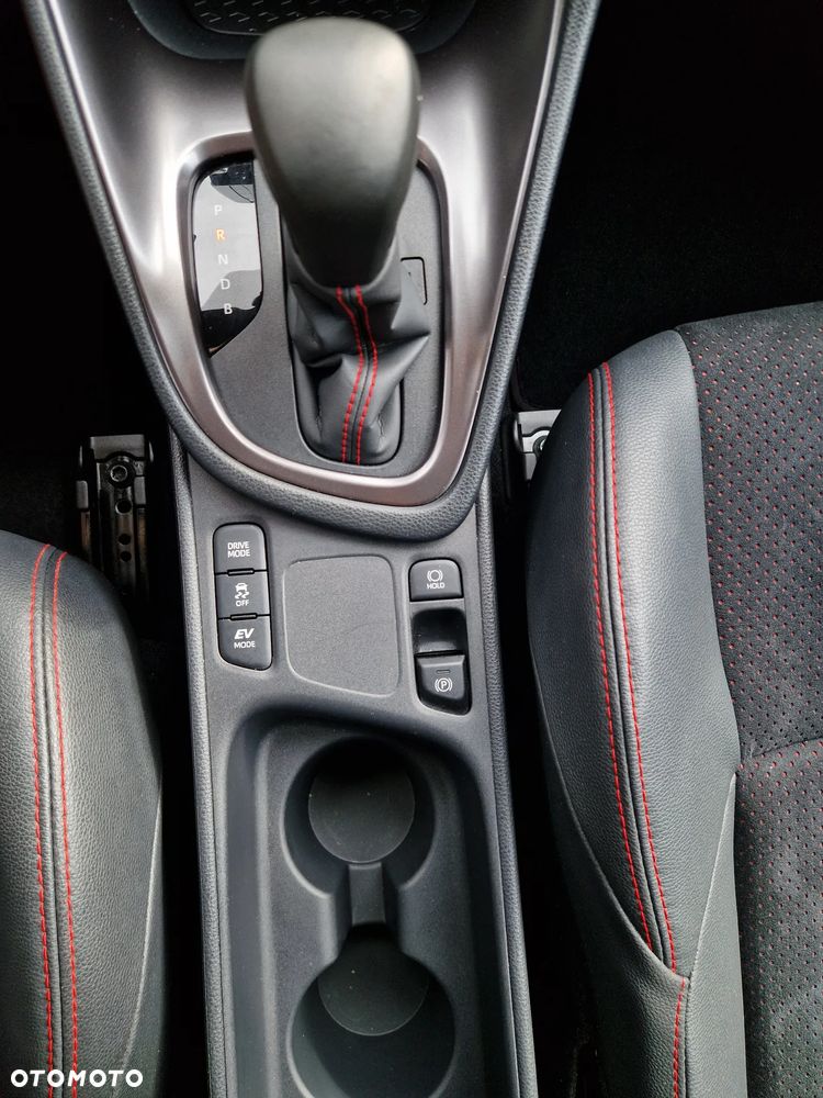 Toyota Yaris Hybrid 1.5 GR Sport - 31