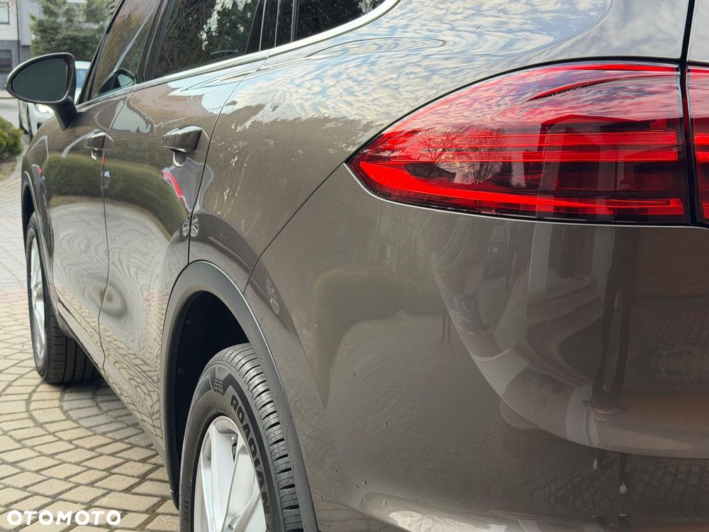Porsche Cayenne - 5