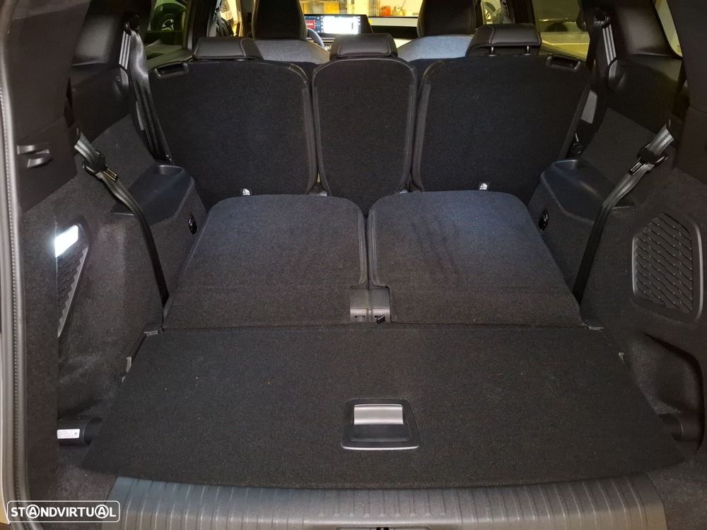 Peugeot E-5008 73 kWh Allure - 23