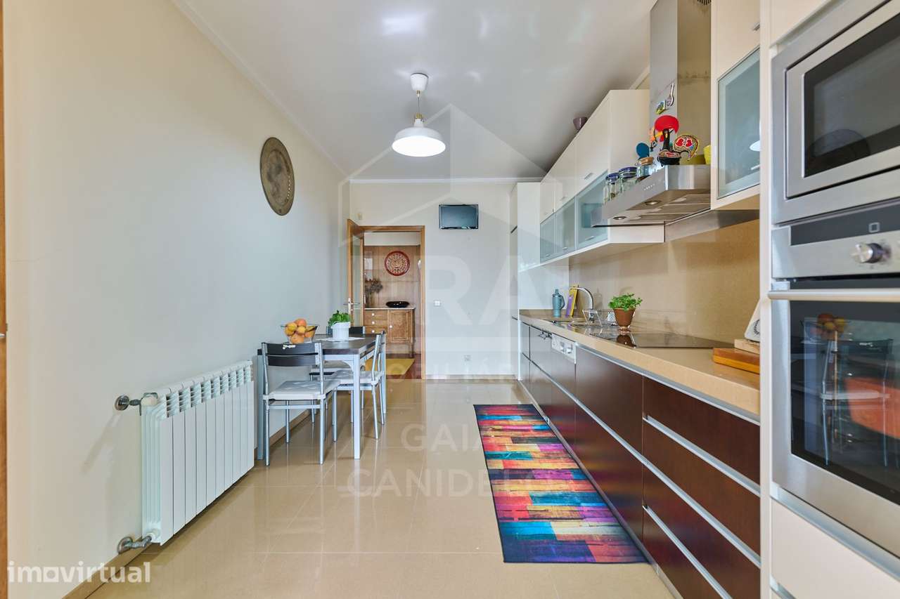 Apartamento T2 em Lavra, a poucos metros da praia - Grande imagem: 3/18