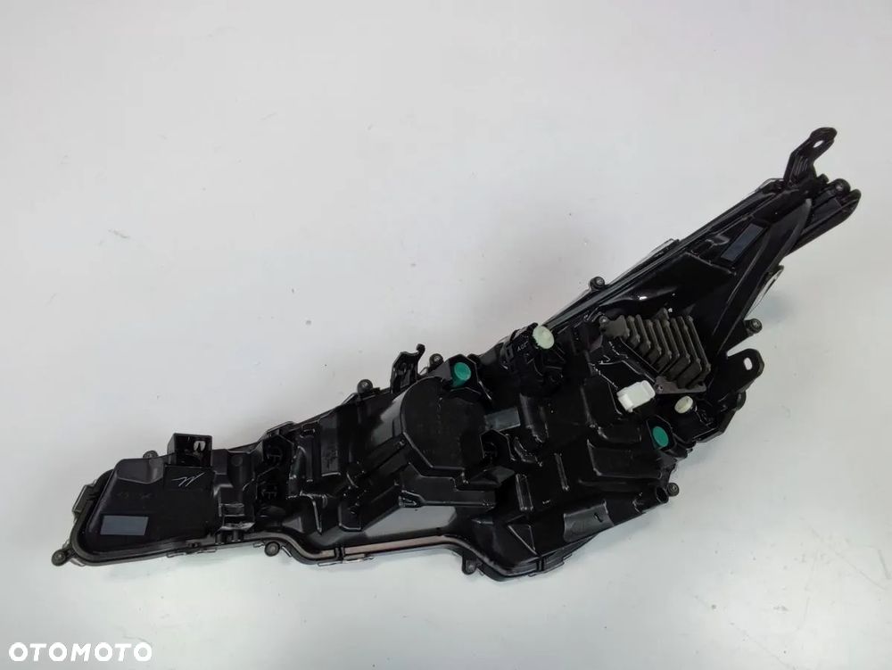 TOYOTA COROLLA E21 HB od 2022r Lampa Przód Prawy - 14