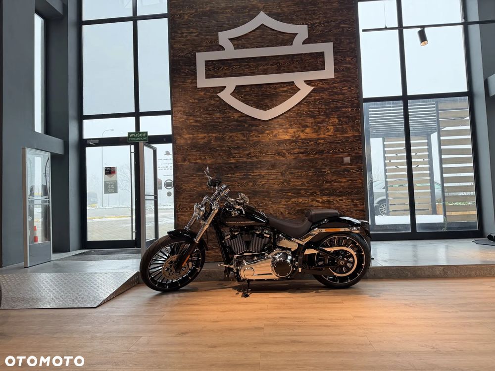 Harley-Davidson Softail Breakout - 3