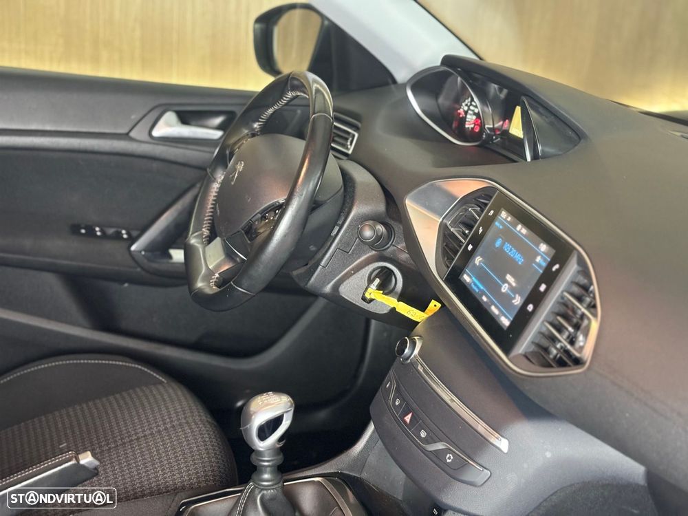 Peugeot 308 1.5 BlueHDi Style - 11